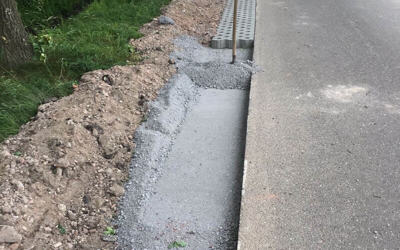 Machinaal aanbrengen grasbetonstenen Reuver Polderweg