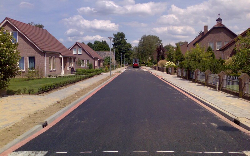 Asfaltverwerking aan de Industriestraat in Reuver