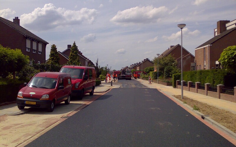 Asfaltverwerking aan de Industriestraat in Reuver