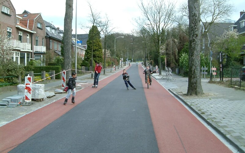 Aanleg van fietssuggestiestroken en rijbaan aan de Postweg in Ni